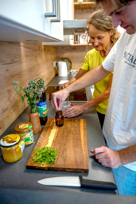 Immunbooster-Workshop: Herstellung von Naturheilmitteln, Schritt 2
