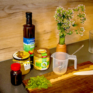 Gewürzhonig, Oxymel und Schlempe – selbst hergestellte Naturheilmittel Gewürzhonig, Oxymel und Schlempe – selbst hergestellte Naturheilmittel